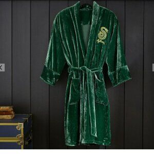 Pottery Barn Teen Harry Potter House of Slytherin Green Velvet Robe Size L/XL